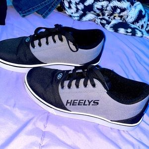 Brand is heelys size 9 men